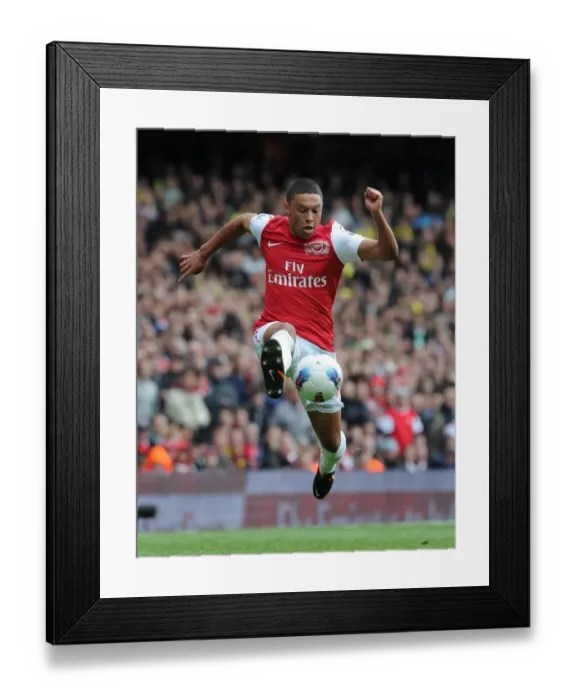 Framed Print : Alex Oxlade-Chamberlain: Arsenal Star in Action Against Norwich City, Premier League 2011-12
