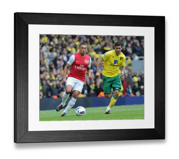 Framed Print : Thrilling Draw: Oxlade-Chamberlain vs. Johnson at Emirates Stadium Framed Print : Thrilling Draw: Oxlade-Chamberlain vs. Johnson at Emirates Stadium