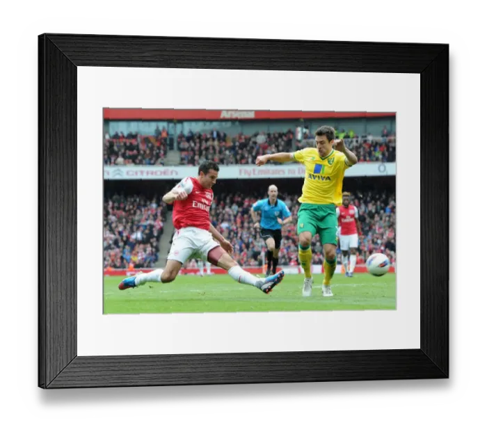 Framed Print : Van Persie vs. Martin: Thrilling 3-3 Stalemate Between Arsenal and Norwich in the Premier League