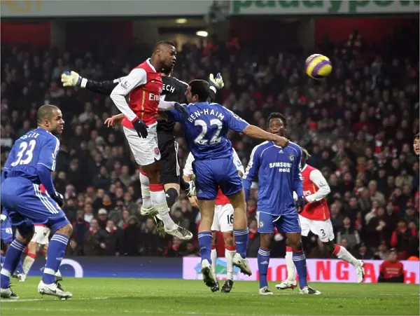 William Gallas scores Arsenals goal past Petre Cech (Chelsea)