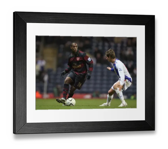 Framed Print : Justin Hoyte (Arsenal) Morten Gamst Pedersen (Blackburn) Framed Print : Justin Hoyte (Arsenal) Morten Gamst Pedersen (Blackburn)