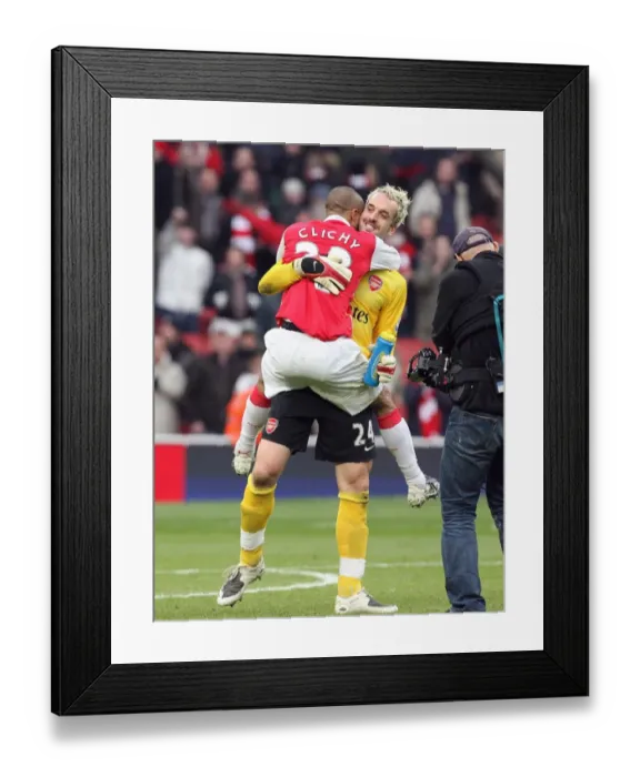 Framed Print : Arsenal's Almunia and Clichy: Victory Celebration against Tottenham, 2007