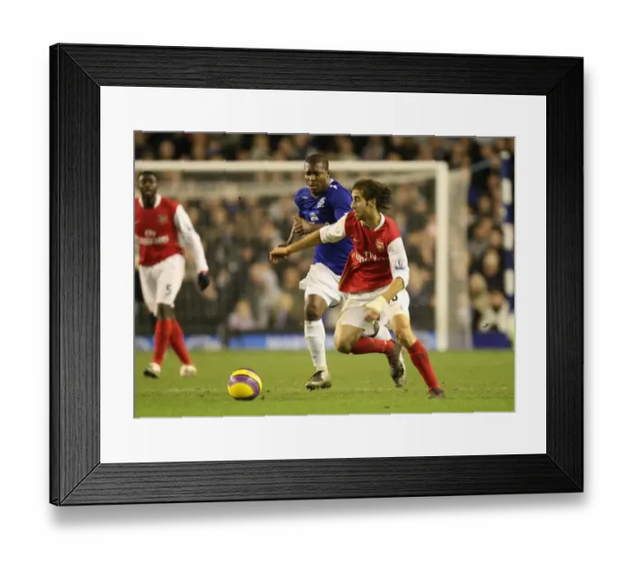 Framed Print : Mathieu Flamini (Arsenal) Yakubu (Everton)