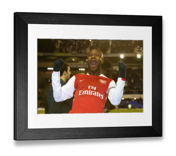 Framed Print : William Gallas (Arsenal) celebrates in front of the fans at the end of the match