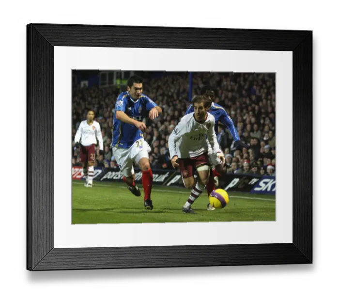 : Mathieu Flamini (Arsenal) Richard Hughes (Portsmouth) : Mathieu Flamini (Arsenal) Richard Hughes (Portsmouth)