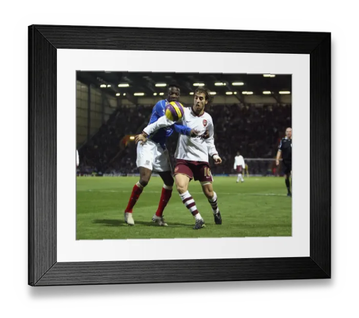 Framed Print : Mathieu Flamini (Arsenal) Lauren (Portsmouth)