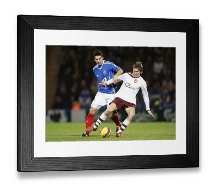 Framed Print : Alex Hleb (Arsenal) Richard Hughes (Portsmouth) Framed Print : Alex Hleb (Arsenal) Richard Hughes (Portsmouth)