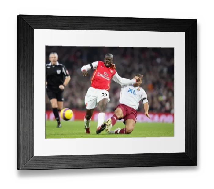 Framed Print : Emmanuel Eboue (Arsenal) Hayden Mullins (West Ham) Framed Print : Emmanuel Eboue (Arsenal) Hayden Mullins (West Ham)