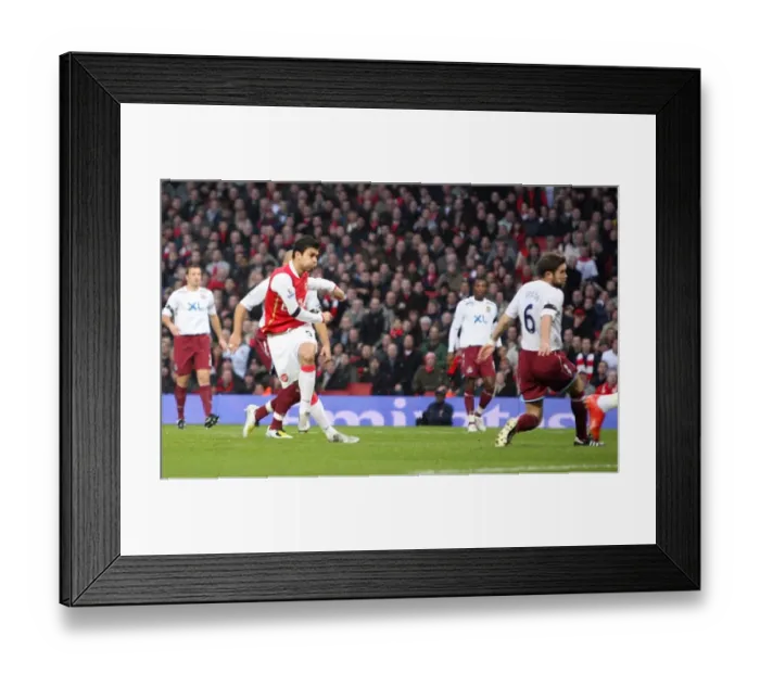Framed Print : Eduardo's Debut Goal: Arsenal 2-0 West Ham United, Barclays Premier League, Emirates Stadium (1 / 1 / 08) Framed Print : Eduardo's Debut Goal: Arsenal 2-0 West Ham United, Barclays Premier League, Emirates Stadium (1 / 1 / 08)