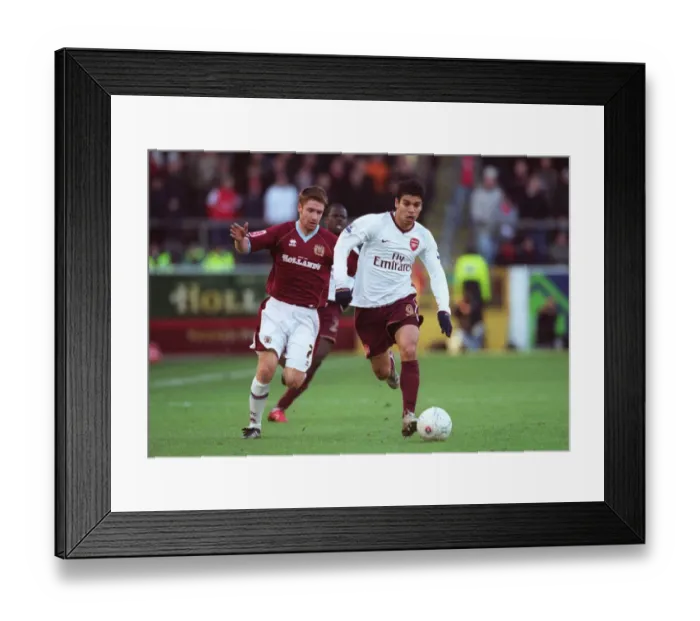Framed Print : Eduardo (Arsenal) James O Connor (Burnley) Framed Print : Eduardo (Arsenal) James O Connor (Burnley)