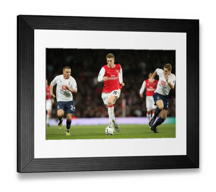 Framed Print : Nicklas Bendtner (Arsenal) Jamie O Hara and Michael Dawson (Tottenham)