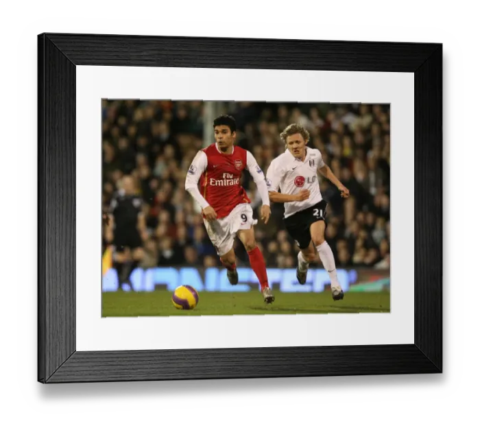 Framed Print : Eduardo (Arsenal) Jimmy Bullard (Fulham)