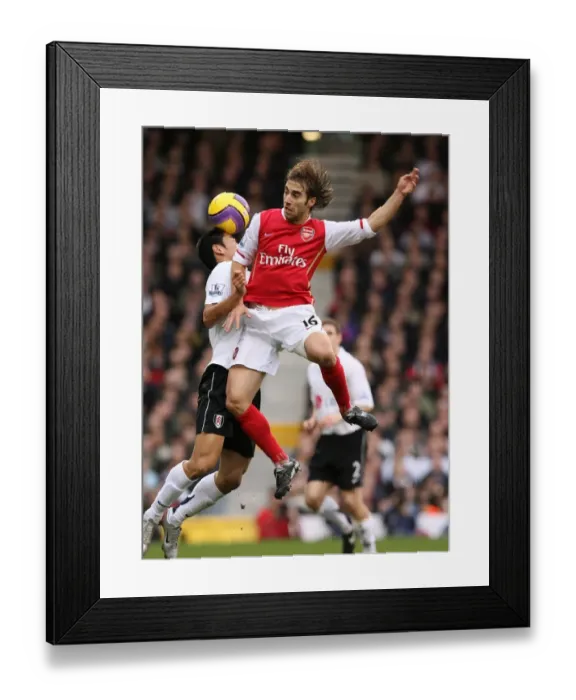 Framed Print : Mathieu Flamini (Arsenal) Seol Ki-Hyeon (Fulham) Framed Print : Mathieu Flamini (Arsenal) Seol Ki-Hyeon (Fulham)