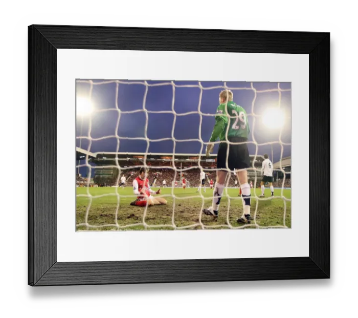 Framed Print : Tomas Rosicky's Triumph: The Thrilling Moment He Scored Arsenal's 3rd Goal Against Fulham (0:3), Barclay Premier League, 2008