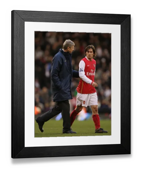 Framed Print : Arsene Wenger Counsels Tomas Rosicky at Half Time: Arsenal's Dominance over Fulham (0:3), Barclays Premier League, 2008 Framed Print : Arsene Wenger Counsels Tomas Rosicky at Half Time: Arsenal's Dominance over Fulham (0:3), Barclays Premier League, 2008