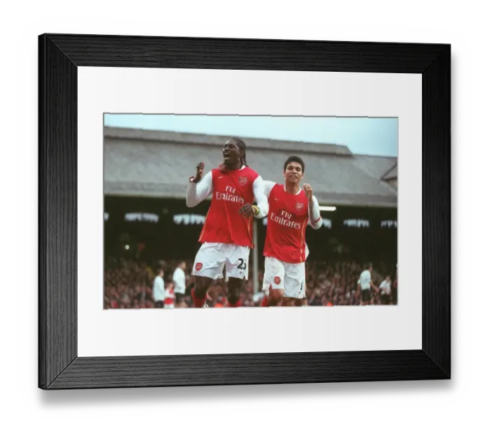 Framed Print : Adebayor and Eduardo: Celebrating Arsenal's Double Strike vs. Fulham (0:3) Framed Print : Adebayor and Eduardo: Celebrating Arsenal's Double Strike vs. Fulham (0:3)