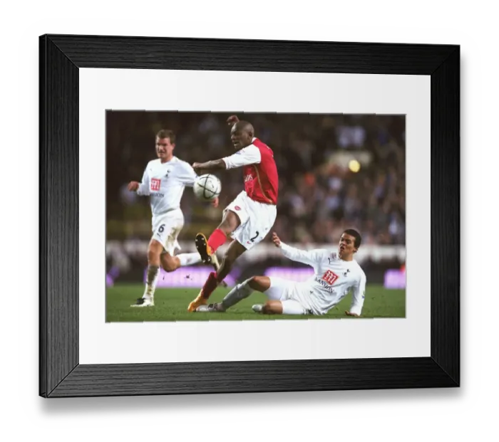Framed Print : Abou Diaby (Arsenal) Jermaine Jenas (Spurs)