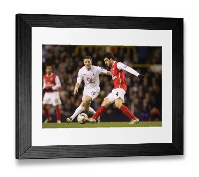 Framed Print : Cesc Fabregas (Arsenal) Robbie Keane (Tottenham) Framed Print : Cesc Fabregas (Arsenal) Robbie Keane (Tottenham)