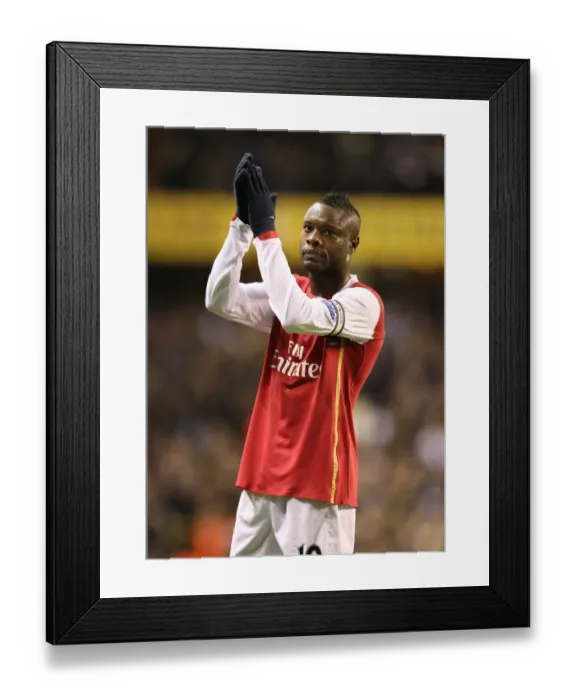 Framed Print : William Gallas (Arsenal) claps the fans after the match