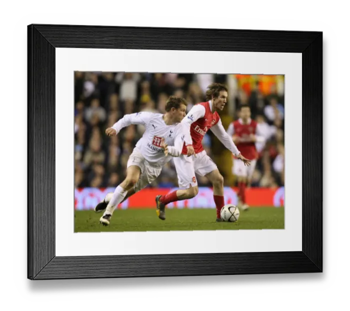 Framed Print : Alex Hleb (Arsenal) Teemu Tainio (Tottenham)