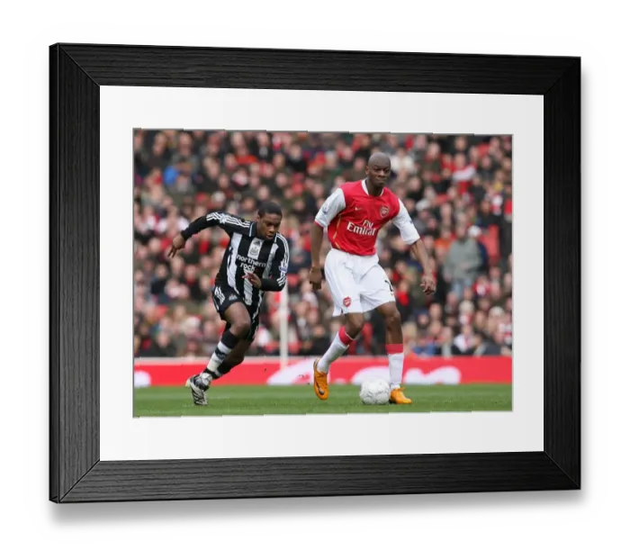 Framed Print : Abu Diaby (Arsenal) Charles N Zogbia (Newcastle United)