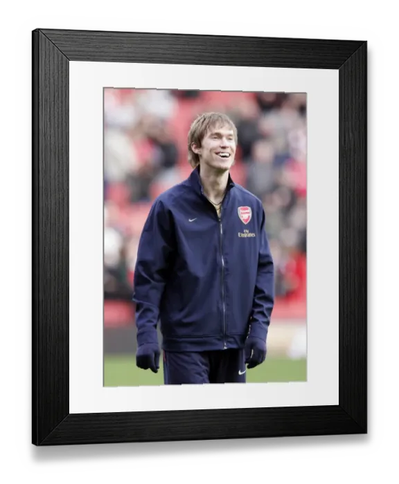 Framed Print : Alex Hleb Focuses Before Arsenal's 3:0 FA Cup Victory Over Newcastle United, Emirates Stadium (2008)