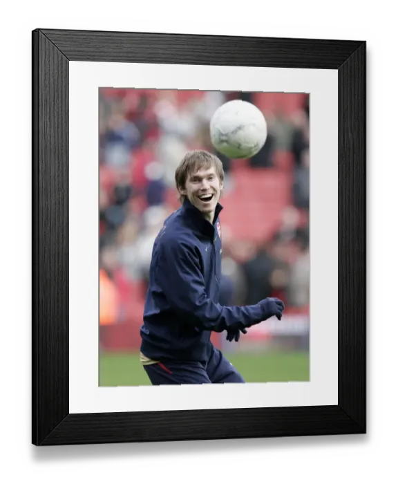 Framed Print : Alex Hleb (Arsenal) warms up before the match