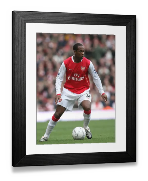 Framed Print : Arsenal v Newcastle United FC Cup 2007-8