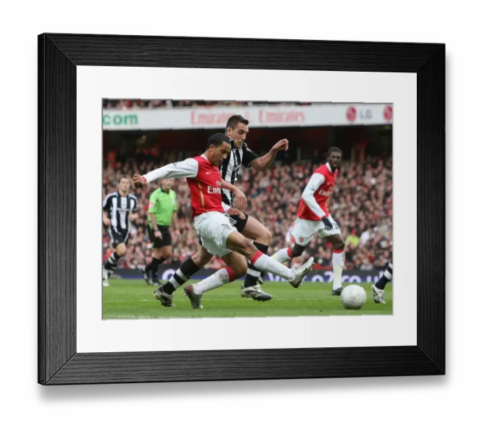 Framed Print : Theo Walcott's Brace Leads Arsenal to 3-0 FA Cup Victory over Newcastle United, 2008