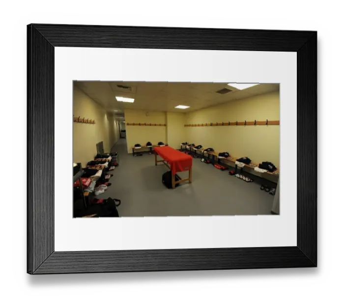 Framed Print : Arsenal: Pre-Match Huddle in the Changing Room (West Bromwich Albion vs Arsenal, 2011-12) Framed Print : Arsenal: Pre-Match Huddle in the Changing Room (West Bromwich Albion vs Arsenal, 2011-12)