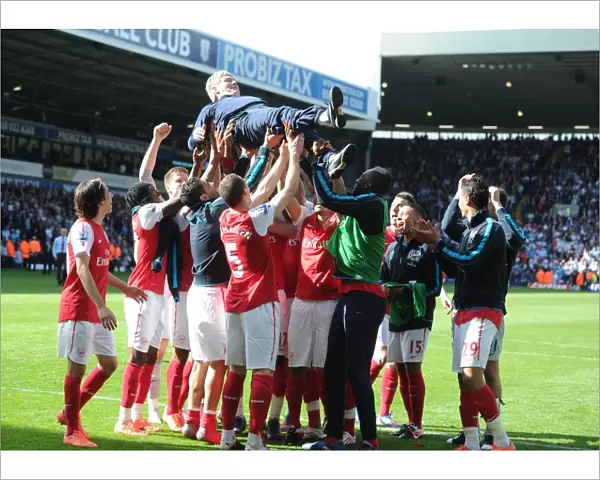 Arsenal Celebrate Title Win: Pat Rice's Emotional Send-Off (West Bromwich Albion v Arsenal, 2012)
