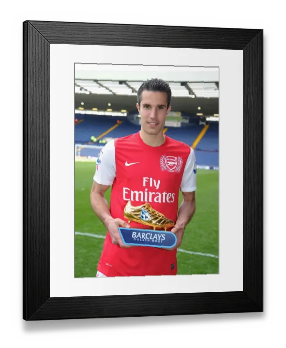 Framed Print : Robin van Persie Claims Golden Boot after West Bromwich Albion vs. Arsenal