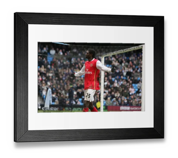 Framed Print : Emmanuel Adebayor celebrates scoring his 2nd and Arsenals 3rd goal
