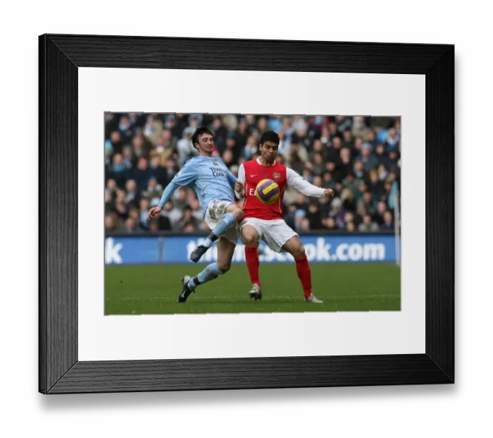 Framed Print : Eduardo (Arsenal) Stephen Ireland (Manchester City) Framed Print : Eduardo (Arsenal) Stephen Ireland (Manchester City)