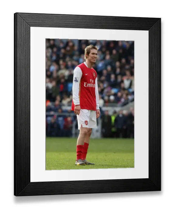 Framed Print : Alex Hleb (Arsenal) Framed Print : Alex Hleb (Arsenal)