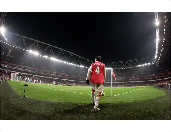 Cesc Fabregas (Arsenal) waits to take a corner