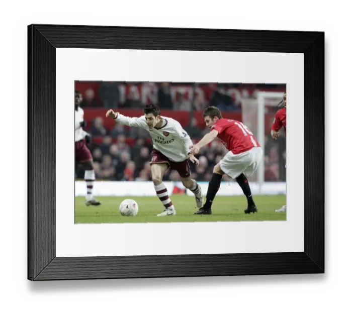 Framed Print : Cesc Fabregas (Arsenal) Michael Carrick (Man Utd) Framed Print : Cesc Fabregas (Arsenal) Michael Carrick (Man Utd)