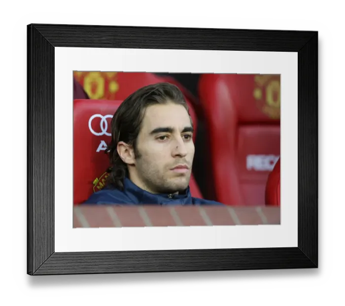 Framed Print : Mathieu Flamini's Defiant Moment: Arsenal vs. Manchester United, FA Cup 2008