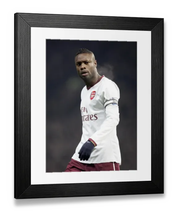Framed Print : William Gallas Defeated Expression: Manchester United's 4-0 FA Cup Victory over Arsenal at Old Trafford (2008) Framed Print : William Gallas Defeated Expression: Manchester United's 4-0 FA Cup Victory over Arsenal at Old Trafford (2008)