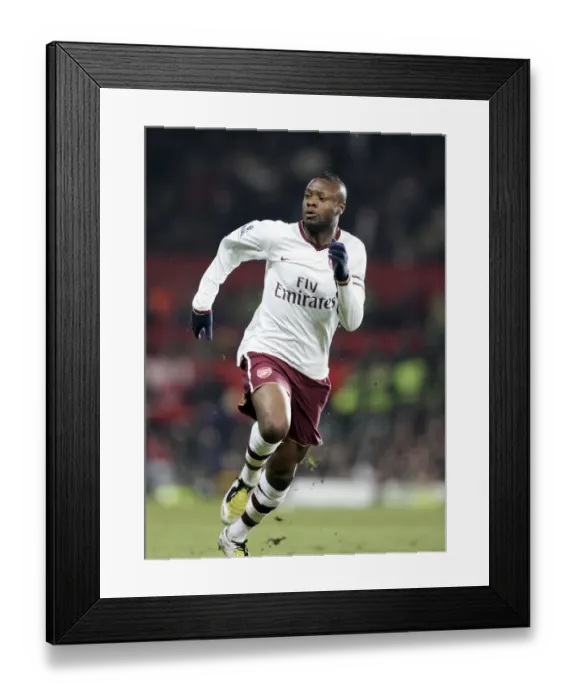 Framed Print : William Gallas's Disappointment: Manchester United's 4-0 FA Cup Victory over Arsenal at Old Trafford (February 16, 2008)