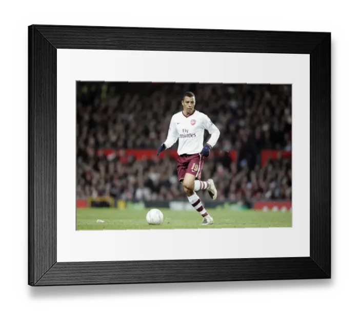 Framed Print : Manchester United's Dominant 4-0 FA Cup Victory over Arsenal: Gilberto's Defeat at Old Trafford (February 16, 2008)