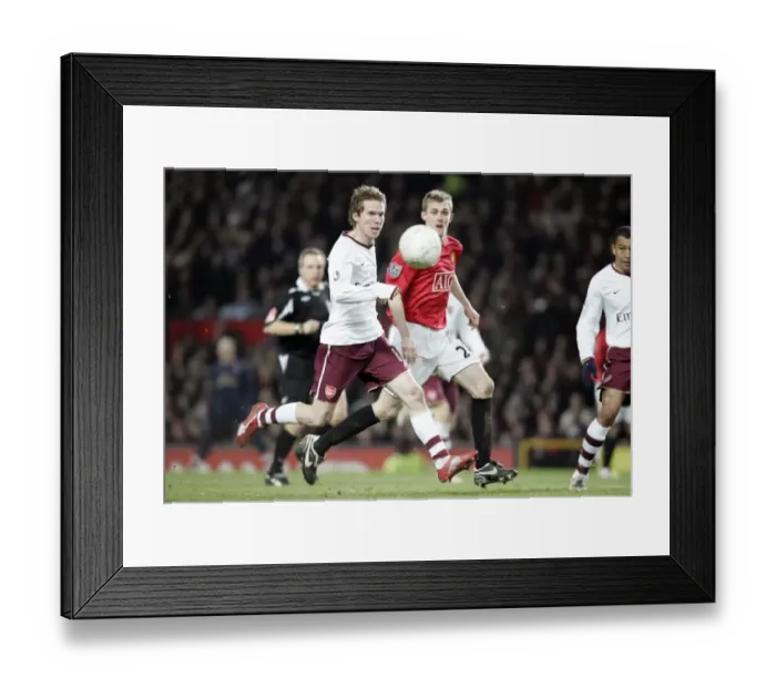 Framed Print : Alex Hleb (Arsenal) Darren Fletcher (Man Utd) Framed Print : Alex Hleb (Arsenal) Darren Fletcher (Man Utd)
