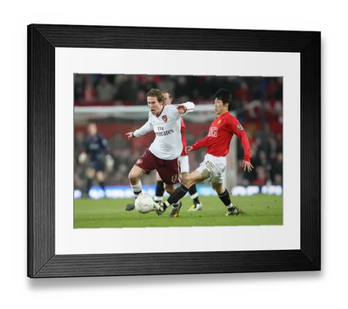 Framed Print : William Gallas (Arsenal) Ji-Sung Park (Man Utd) Framed Print : William Gallas (Arsenal) Ji-Sung Park (Man Utd)