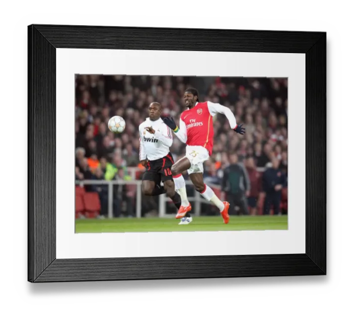 Framed Print : Emmanuel Adebayor (Arsenal) Clarence Seedorf (Milan)