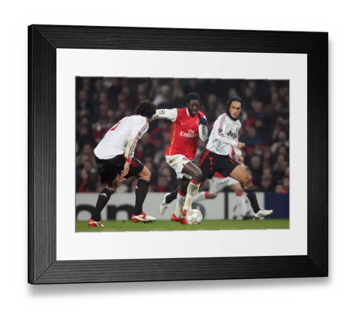 Framed Print : Emmanuel Adebayor (Arsenal) Alessandro Nesta and Kakha Kaladze (AC Milan)