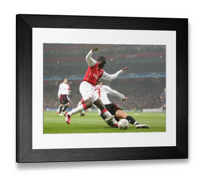 Framed Print : Emmanuel Eboue (Arsenal) Paolo Maldini (AC Milan) Framed Print : Emmanuel Eboue (Arsenal) Paolo Maldini (AC Milan)