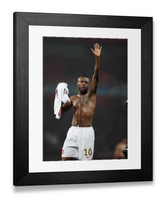 Framed Print : William Gallas in Action: Arsenal vs AC Milan, 0:0 Stalemate, UEFA Champions League, Emirates Stadium, 2008 Framed Print : William Gallas in Action: Arsenal vs AC Milan, 0:0 Stalemate, UEFA Champions League, Emirates Stadium, 2008