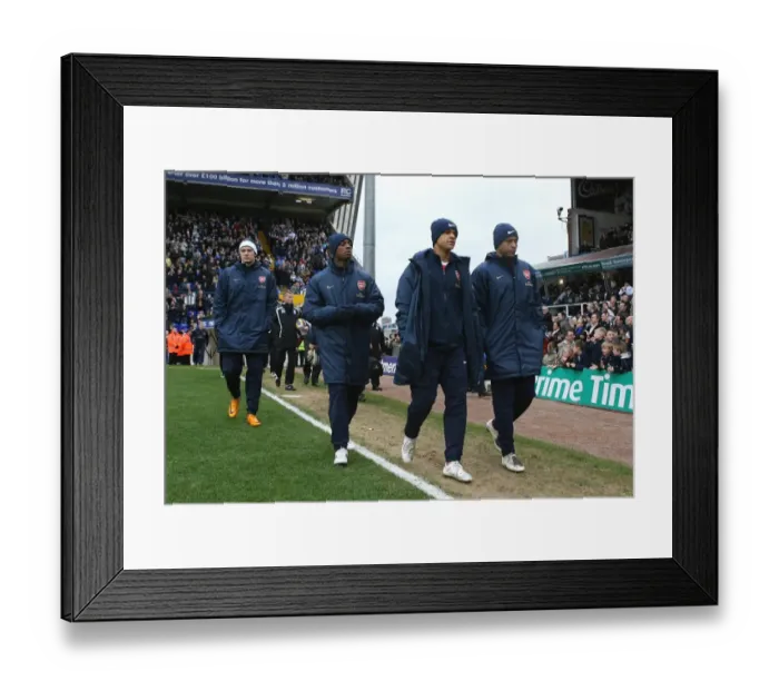 Framed Print : Arsenal substitutes Denilson