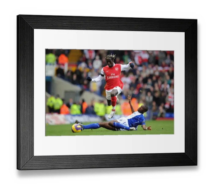 Framed Print : Bacary Sagna (Arsenal) Fabrice Muamba (Birmingham City) Framed Print : Bacary Sagna (Arsenal) Fabrice Muamba (Birmingham City)