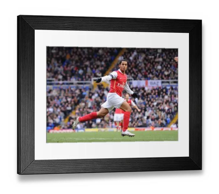 Framed Print : Theo Walcott's Thrilling Goal: A Memorable 2-2 Draw for Arsenal against Birmingham (February 2008)